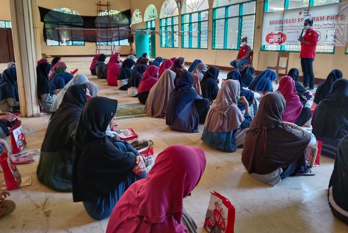 Sosialisasi Cuci Tangan Pakai Sabun (CTPS) dari PMI Pangkep, 20/09/2020. (foto: ist/*)