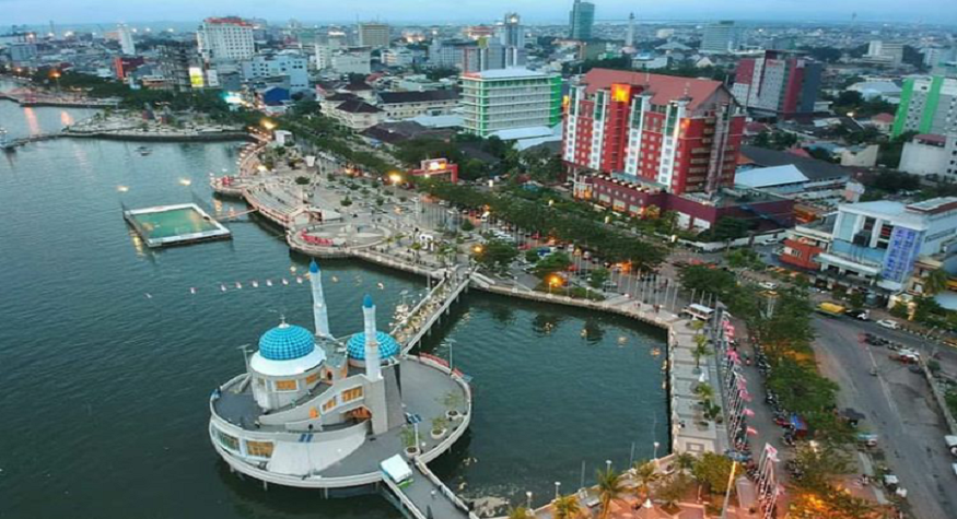 Tiga Golongan Manusia dalam Menyikapi Dunia Akherat
