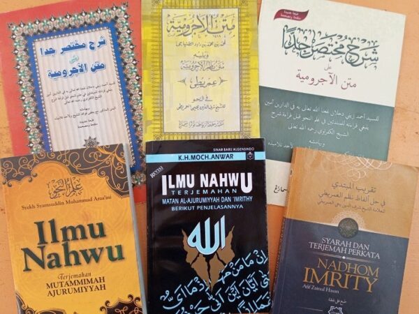 Beberapa Kitab Nahwu. (foto: ist/*)