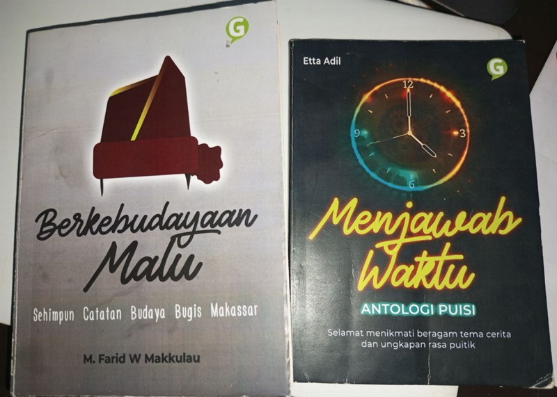 Menulis Buku "Berkebudayaan Malu" Menulis Buku "Berkebudayaan Malu"