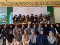 Pentingnya Adab dalam Menuntut Ilmu