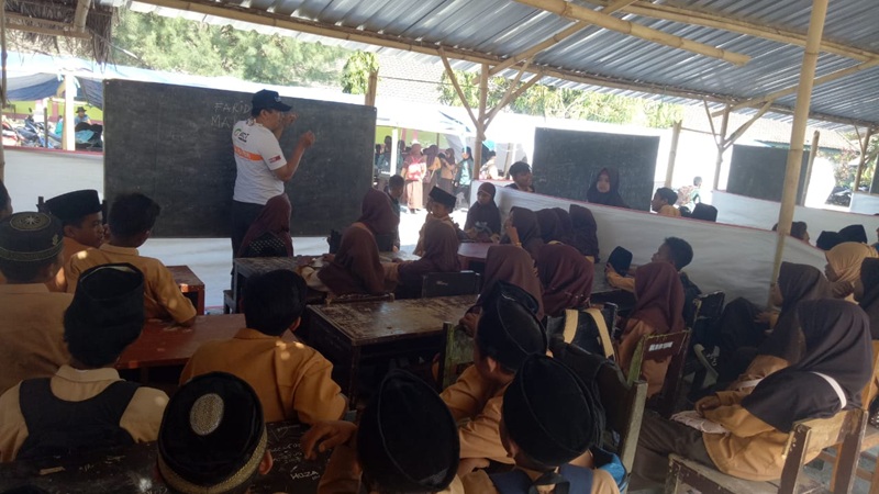 Kontribusi Peradaban Islam terhadap Kemajuan Hukum, Politik, dan Sosial Kontribusi Peradaban Islam terhadap Kemajuan Hukum, Politik, dan Sosial