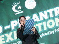 22 Puisi Akrostik Atas Nama Santriwati Kelas XII