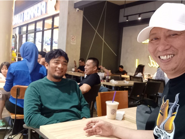 Kopdar dengan Teman Kuliah S2 Non Reguler di Coffe Shop TSM. (foto: ist/*)