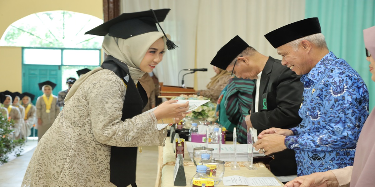 Wisuda Santriwati