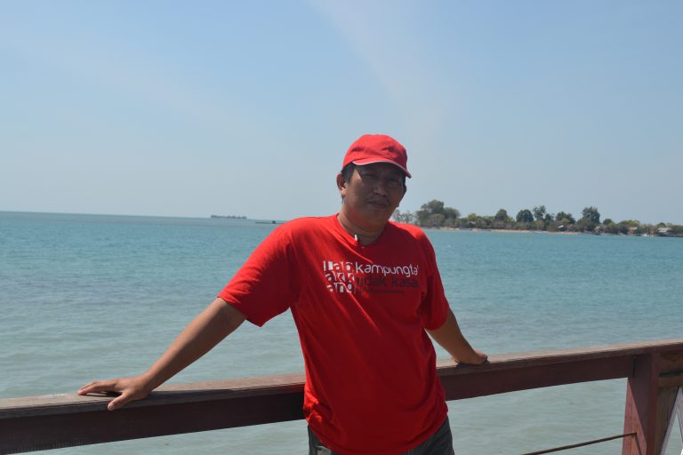 Penulis pada salah satu sisi Pulau Camba-cambang. (foto: ist/palontaraq)