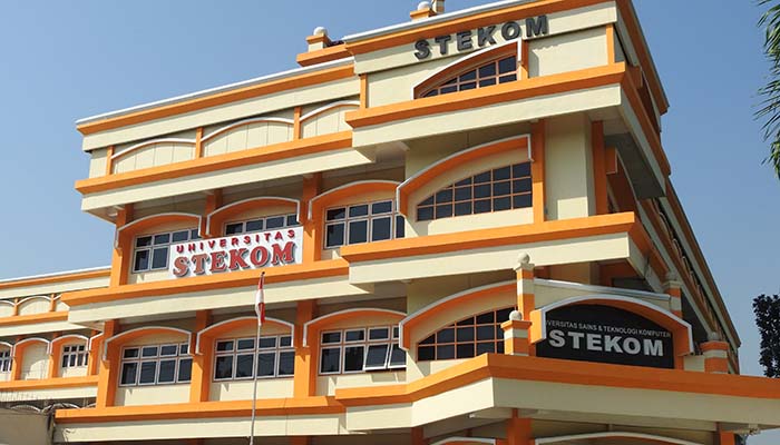 Universitas STEKOM