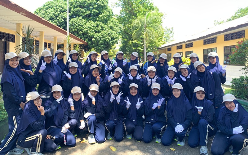 Personil Baris-Berbaris dari SMAS Ponpes Modern Putri IMMIM Minasatene-Pangkep. (foto: ist/*)