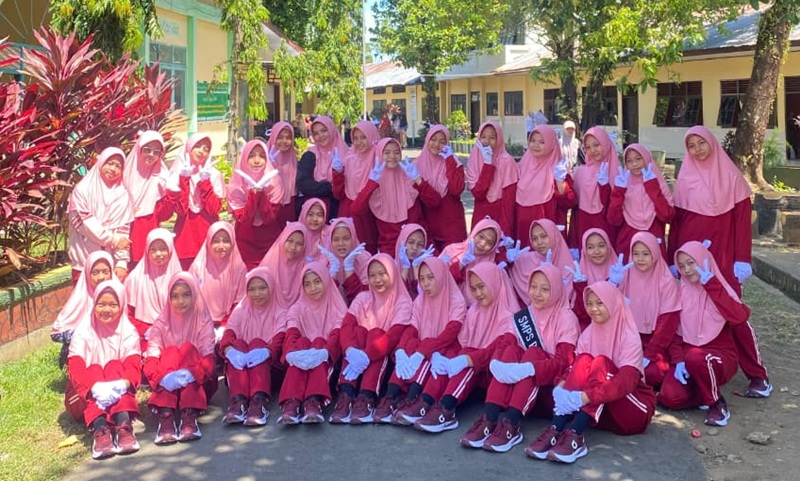 Personil Baris-Berbaris dari SMPS Ponpes Modern Putri IMMIM Minasatene-Pangkep. (foto: ist/*)